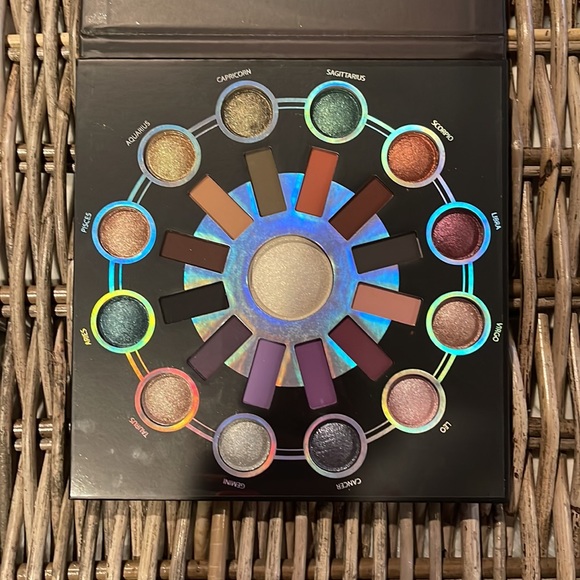 Makeup - Picture 2 of 4